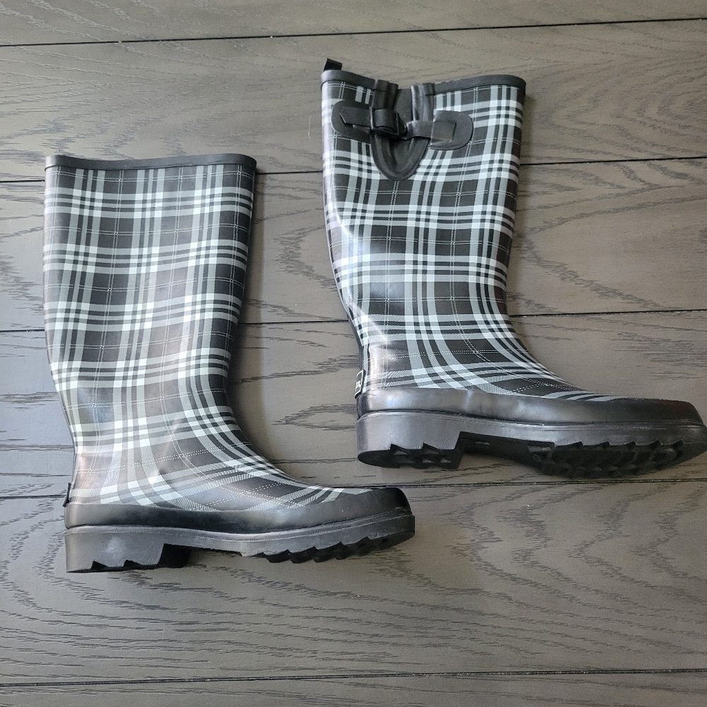Rubber boots rain snow women's size 8 Intrigue